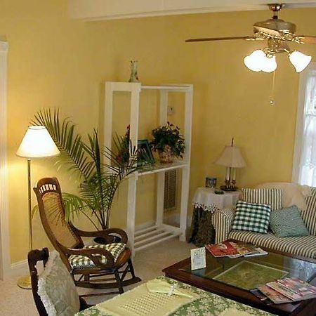 Fuquay Mineral Spring Inn & Garden Dış mekan fotoğraf