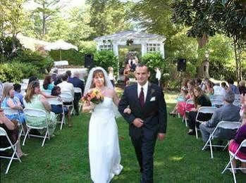 Fuquay Mineral Spring Inn & Garden Dış mekan fotoğraf